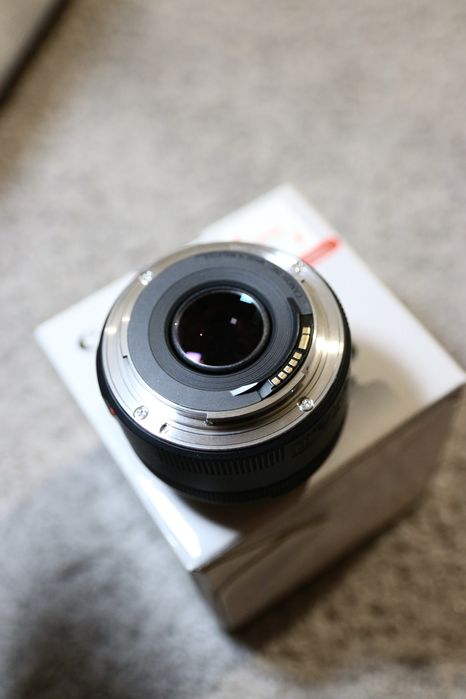 Canon 50 mm 1.8 STM как новый, идеал