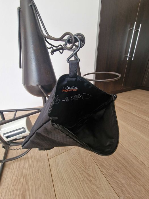 Podróżna kosmetyczka / organizer z wieszakiem – Nowy