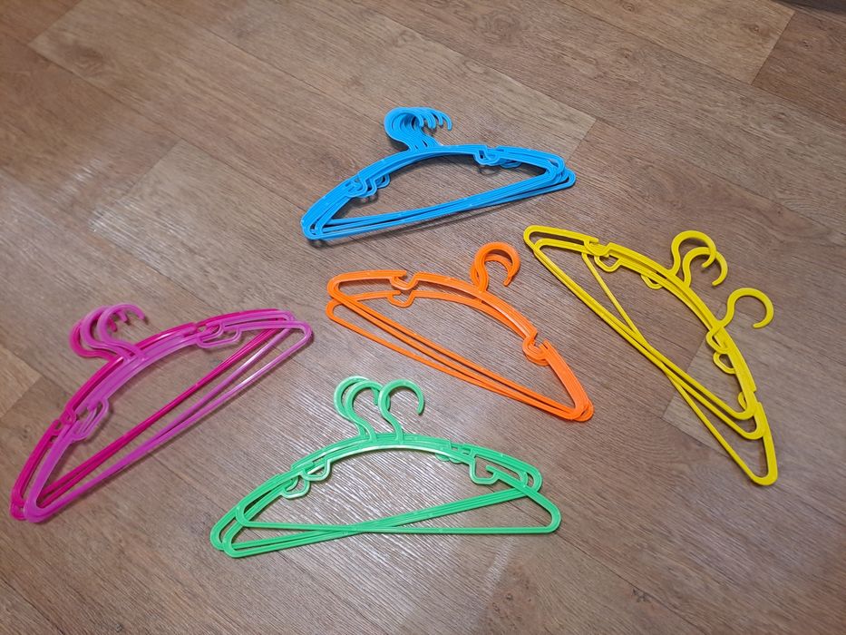 Дитячі вішалки для одягу