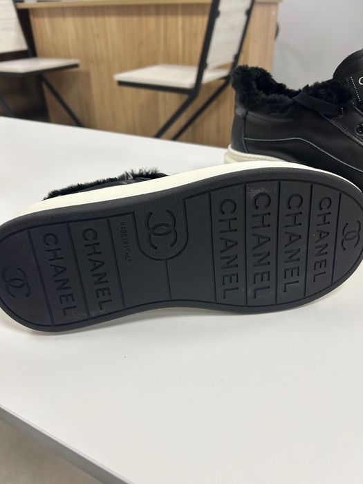 Жіноче взуття CHANEL, на хутрі