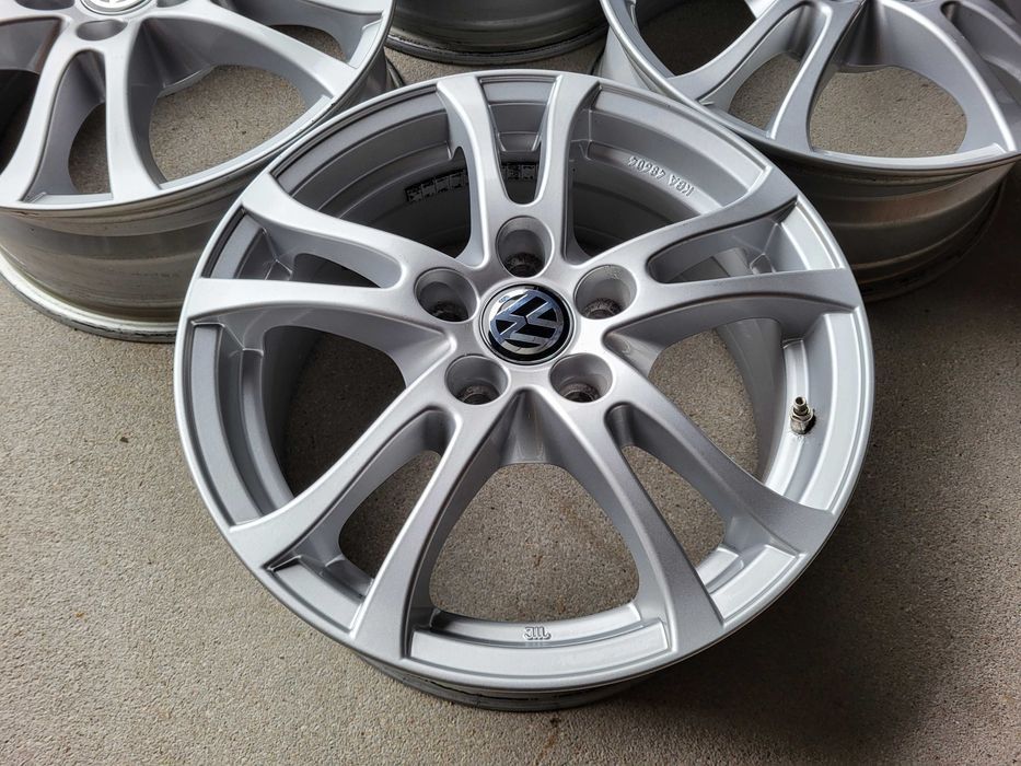 [627] Felgi aluminiowe 16 Cali 5x112 ET45 VW Passat Golf Touran Sharan
