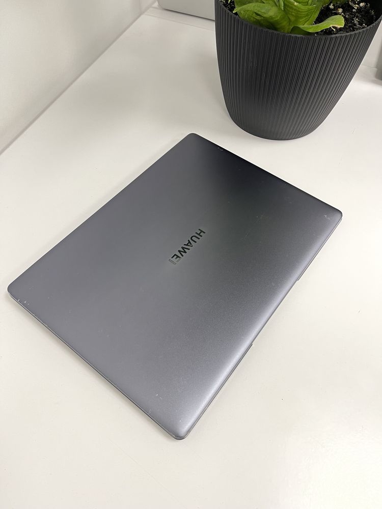 Ультрабук Huawei MateBook 13 HN-W19R