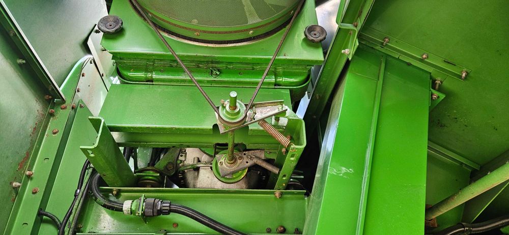 Комбайн зернозбиральний JOHN DEERE 1065 . 3.6m.