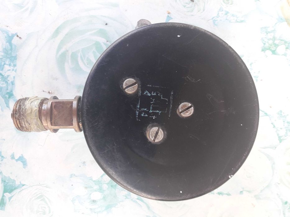 Продам манометр на 25 кгс/см2.