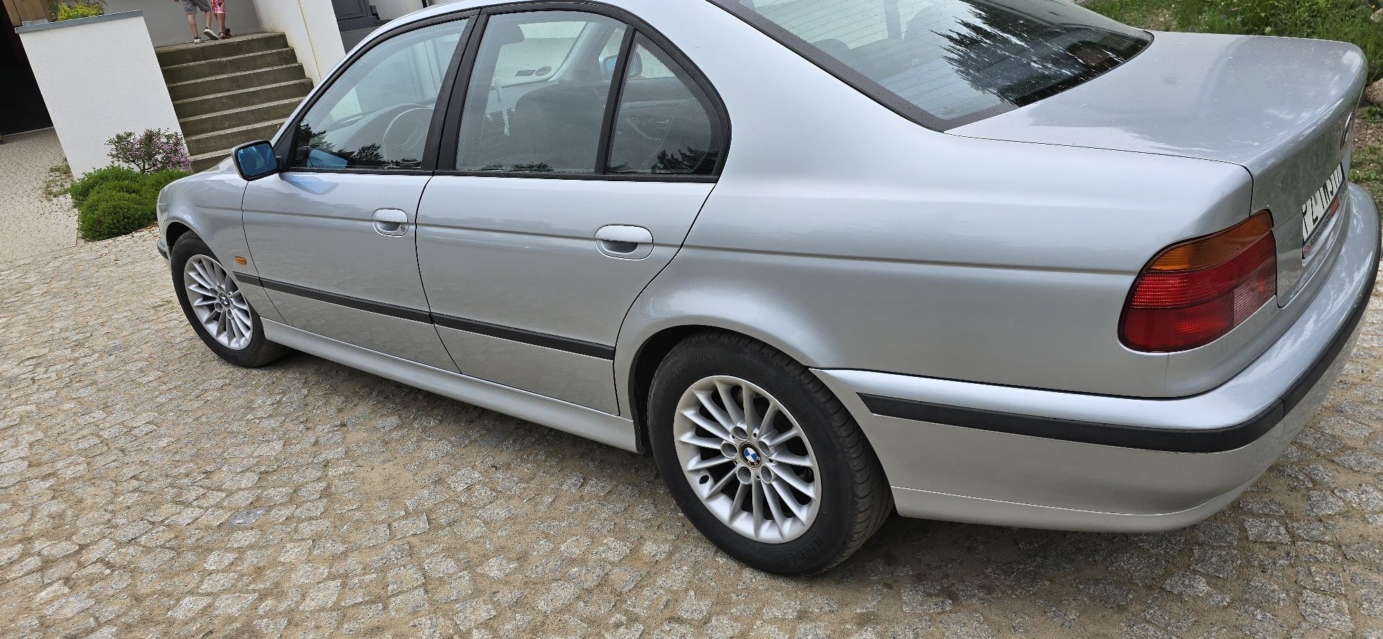 Sprzedam BMW E39 520i