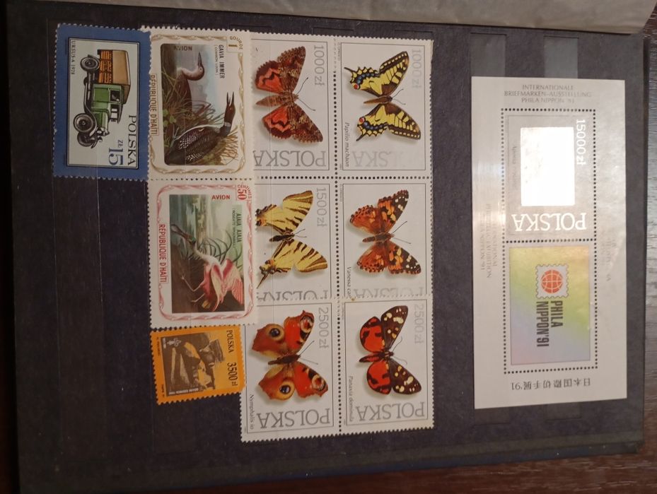 Klaser z znaczkami pocztowymi