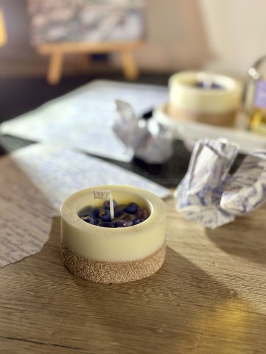 Свічка «чорничний чизкейк» з соєвого воску з ароматом