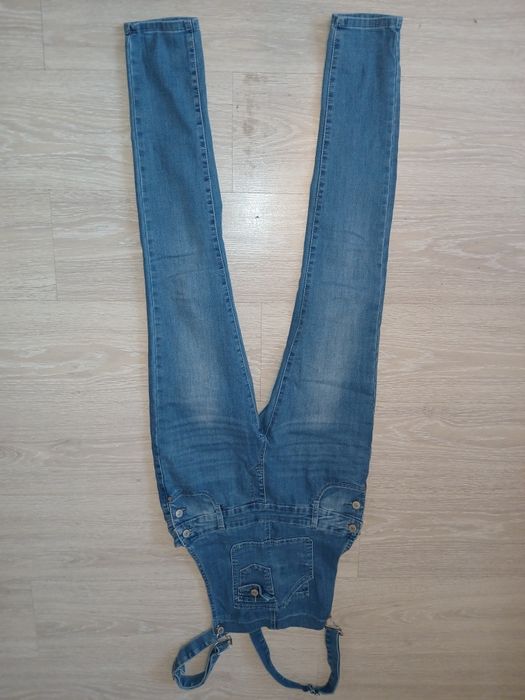 Ogrodniczki jeansowe