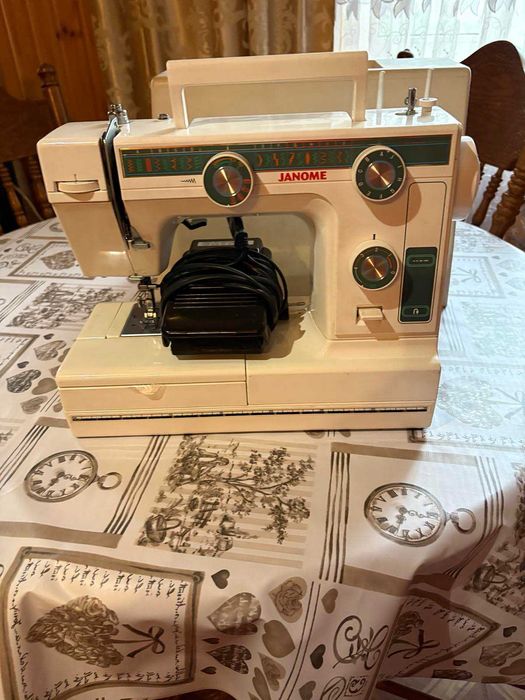 Швейна машина Janome L-394 декор,Singer 16k33,Чайка 132м мотор,Подолка