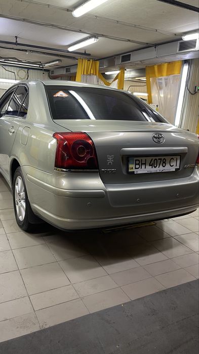 Продам Тайота Авенсис 1.8 автомат
