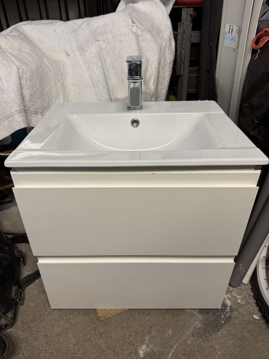 Szafka podumywalkowa  wraz umywalką Cersanit