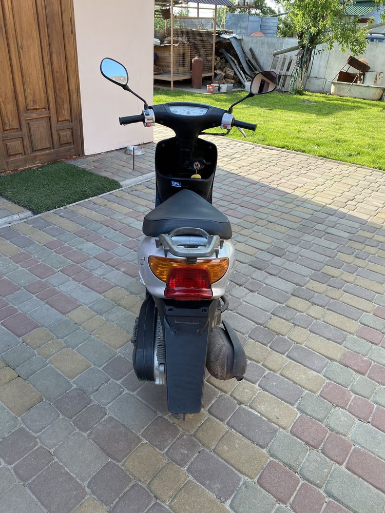 Продам скутер Yamaha Jog 16J