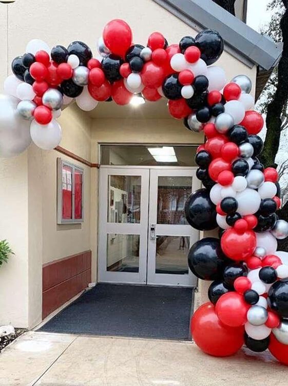 Арки из шаров,гелевые шары с доставкой,Аниматоры,Белый Мишка
