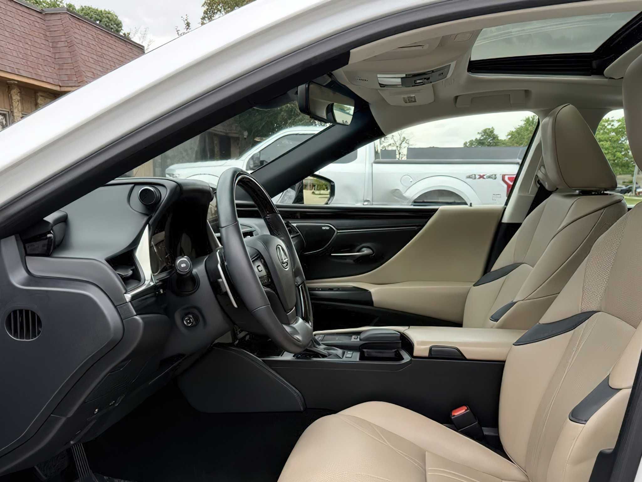 Lexus ES 300 H 2021