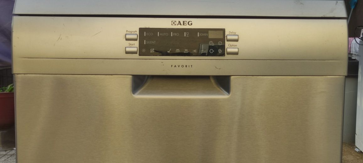 Máquina de lavar louça cinza