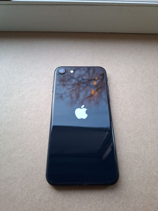 Apple Iphone SE 2022 64GB Czarny Black bateria 82%