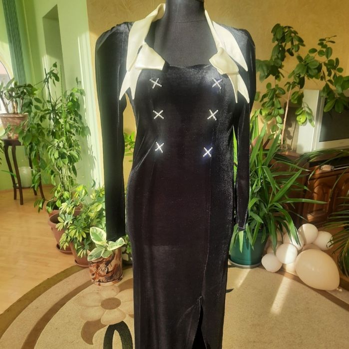 Жіноча вечірня сукня