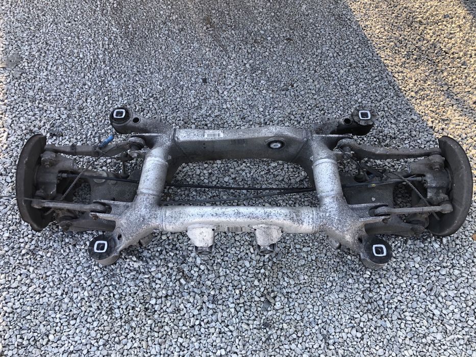 Wozek tyl tylny belka sanki bmw e60 e61 kpl wahacze