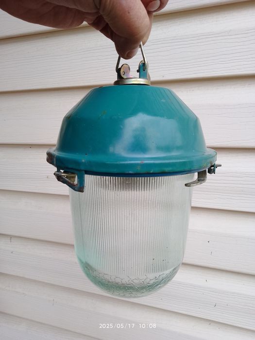 Ліхтар підвісний, герметичний.