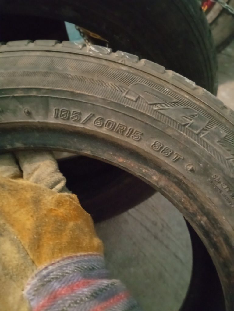 Продам шини Фалкен 185/60 R15