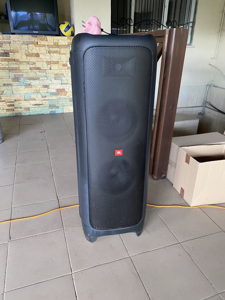 Продам Колонка JBL1000Bass