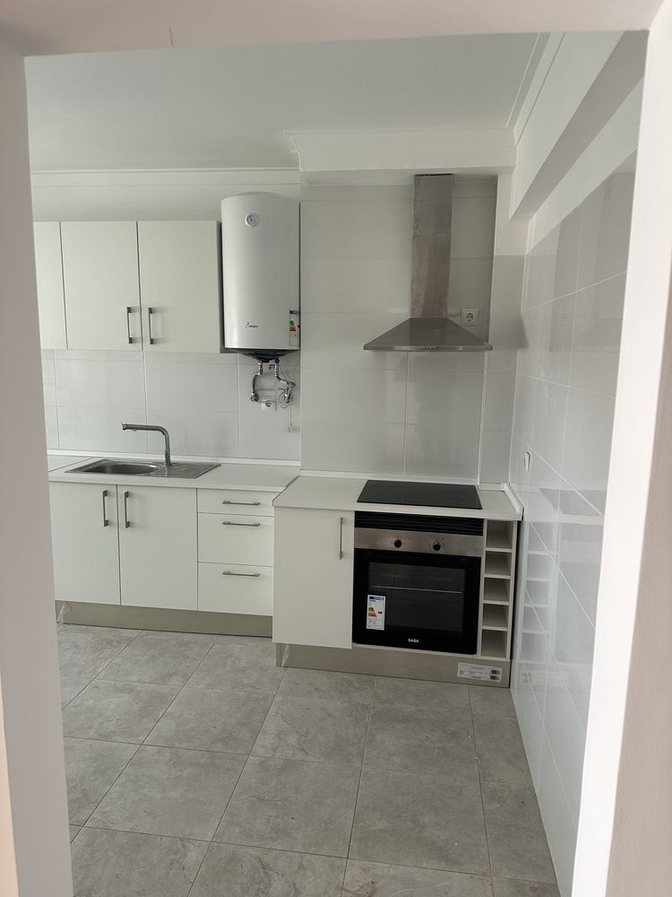 T2 Queluz todo remodelado e mobilado - Arrendado