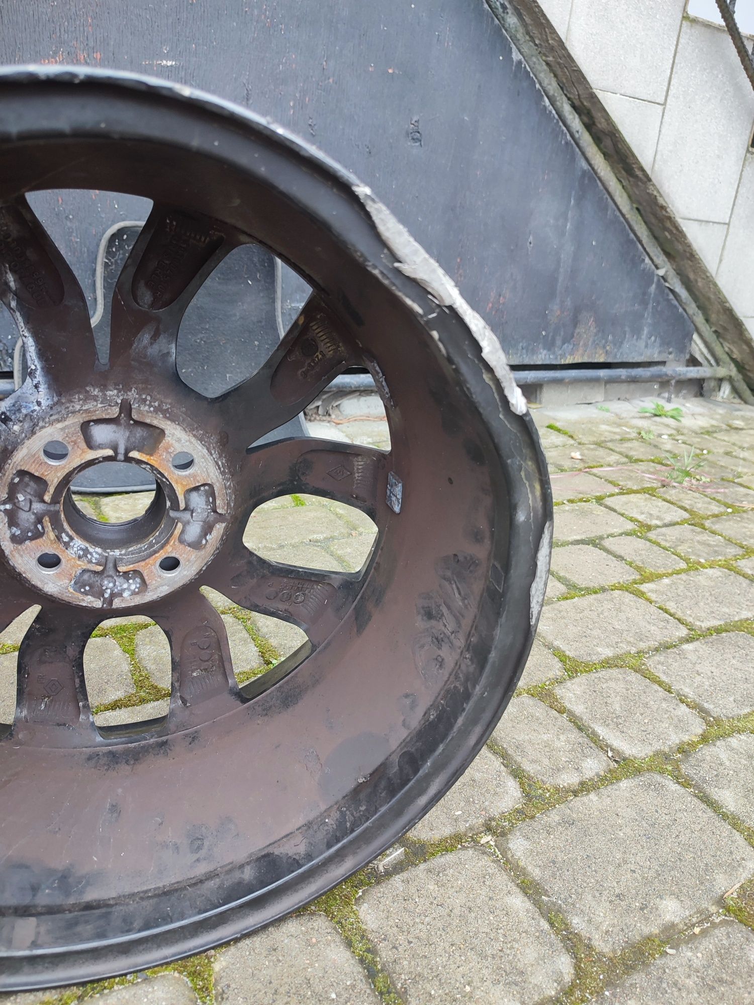 Felga aluminiowa Renault CLIO IV 6.5" x 16" 4x100 ET 44 (uszkodzona)