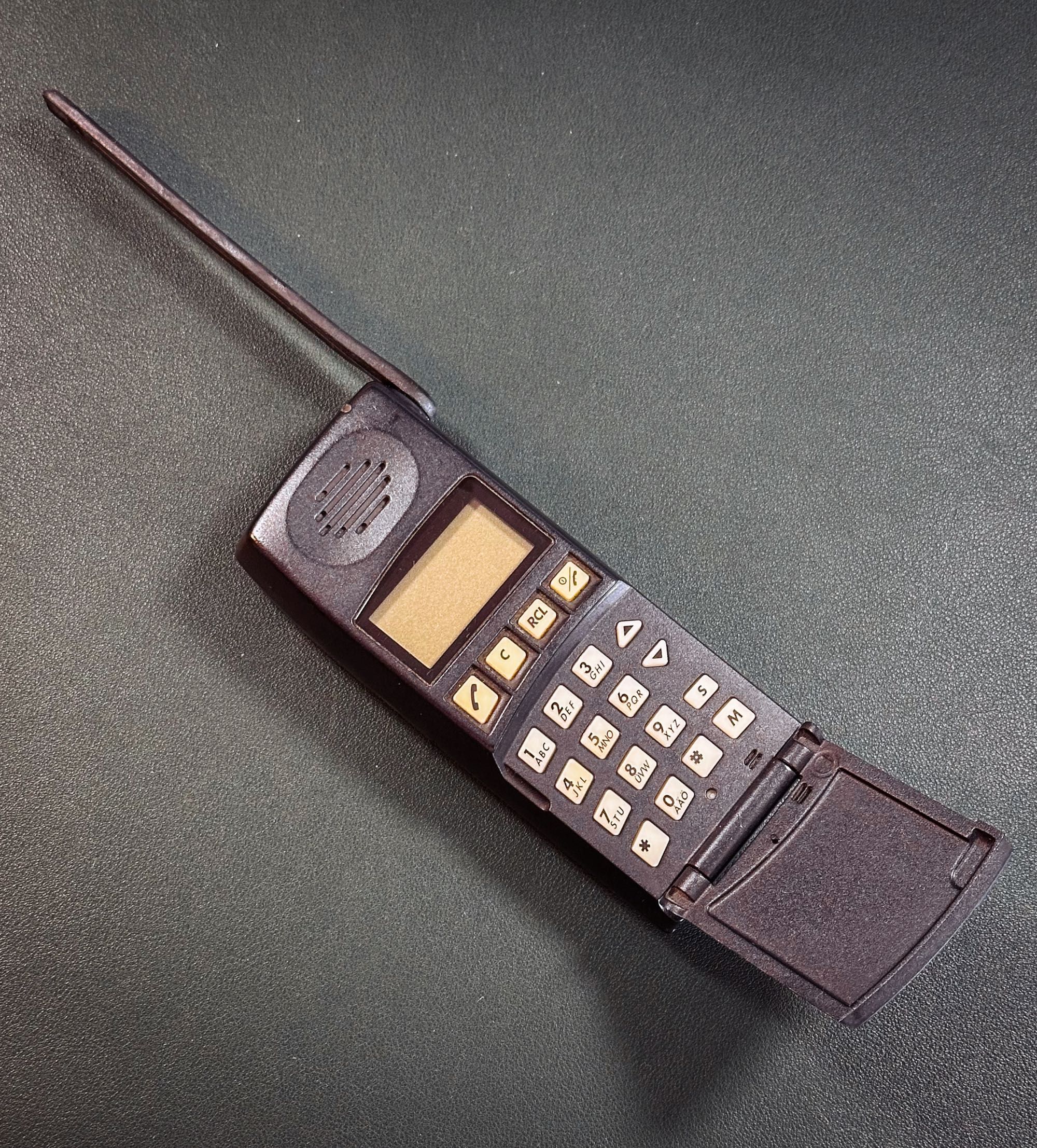 Telemóvel Ericsson GF167 type 1513 - "vintage"
