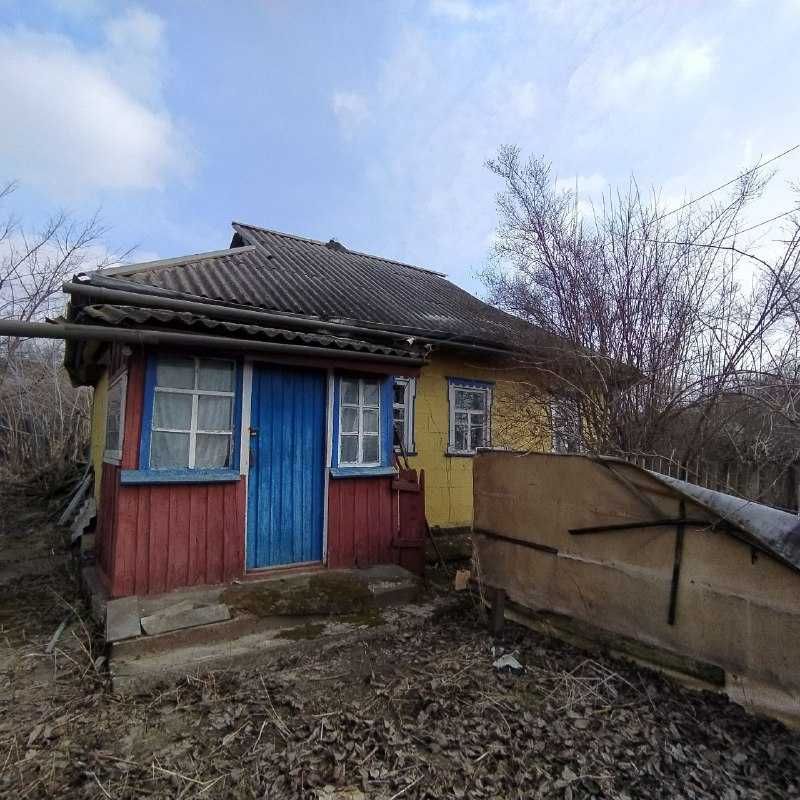 Ділянка зі старим будинком с. Половецьке Богуславський р-н.