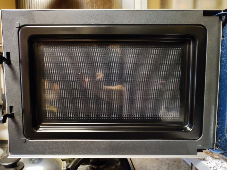 Микроволновка микроволновая печь Samsung  MG23F302TAS гриль