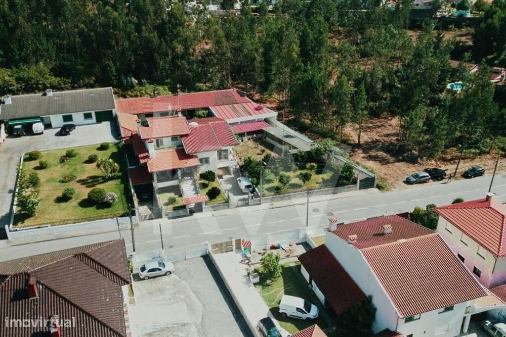 Moradia Independente T6 c/ Anexos, Armazém e Terreno p/ Construção - M