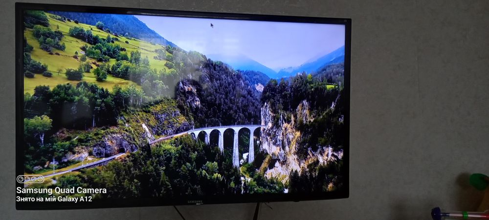 Рідкокристалічний телевізор SAMSUNG  40д.  3д.6серія.