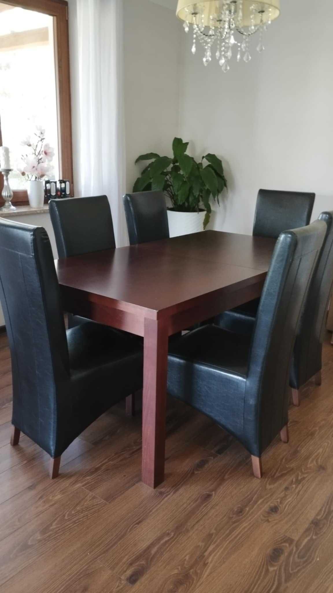Stół  rozkładany z krzesłami