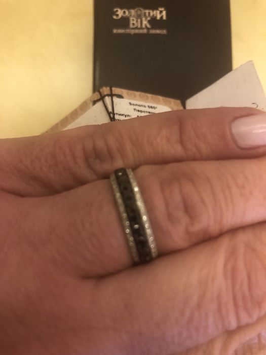 Кольцо из белого золота с бриллиантами