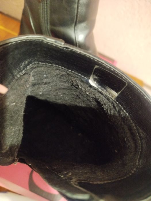 Челсі натуральна шкіра чорного кольору в доброму стані зимовий сезон