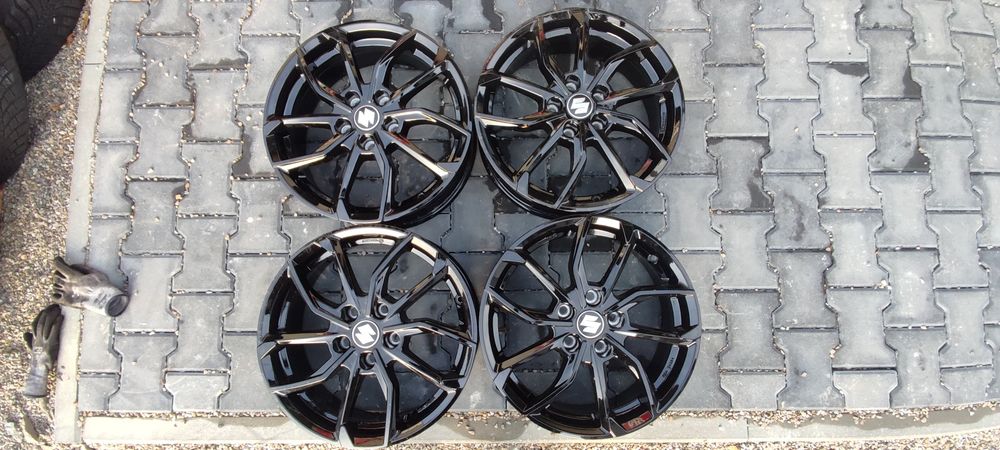 17 5X114,3 6.5J et50 Suzuki Vitara czarne felgi nowe