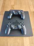 Sprzedam PS 4 SLIM 1 TB pamięci