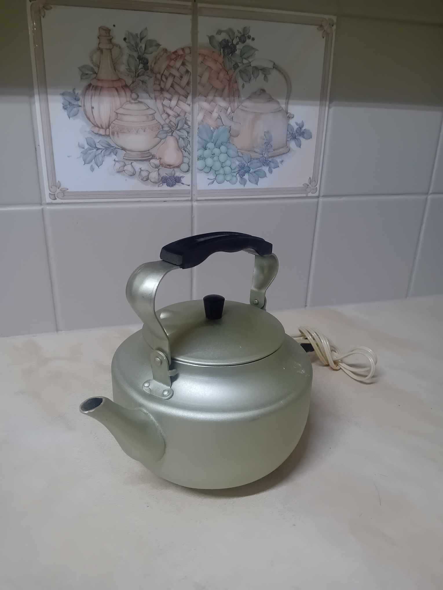 Czajnik radziecki aluminiowy elektryczny Stan dobry 1990 rok !