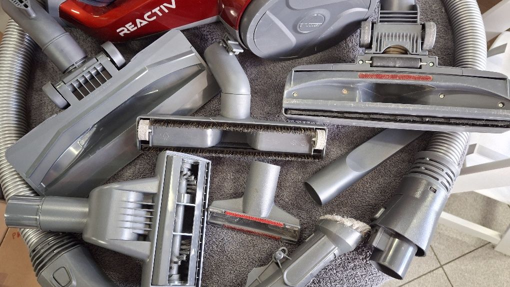 Odkurzacz bezworkowy Hoover Reactiv RC81 (99)