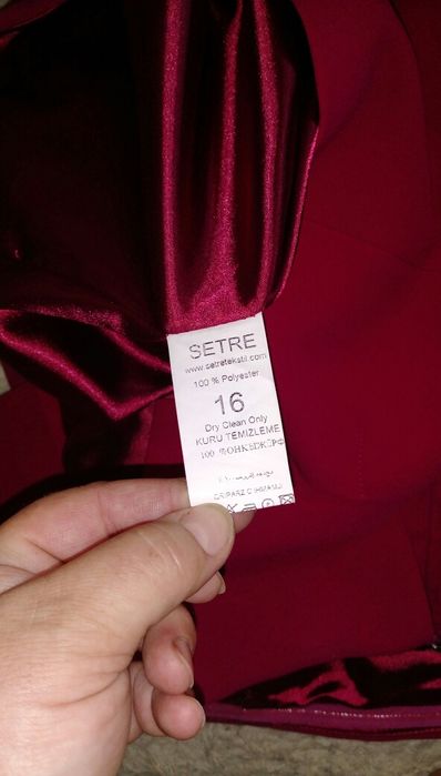 Sukienka koktajlowa bez ramiaczek na podszewce