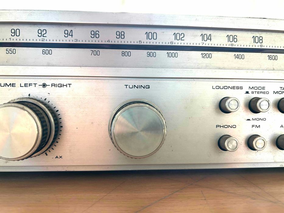 Vendo AKAi AA-810 DB com avaria na amplificação (provavelmente pré).