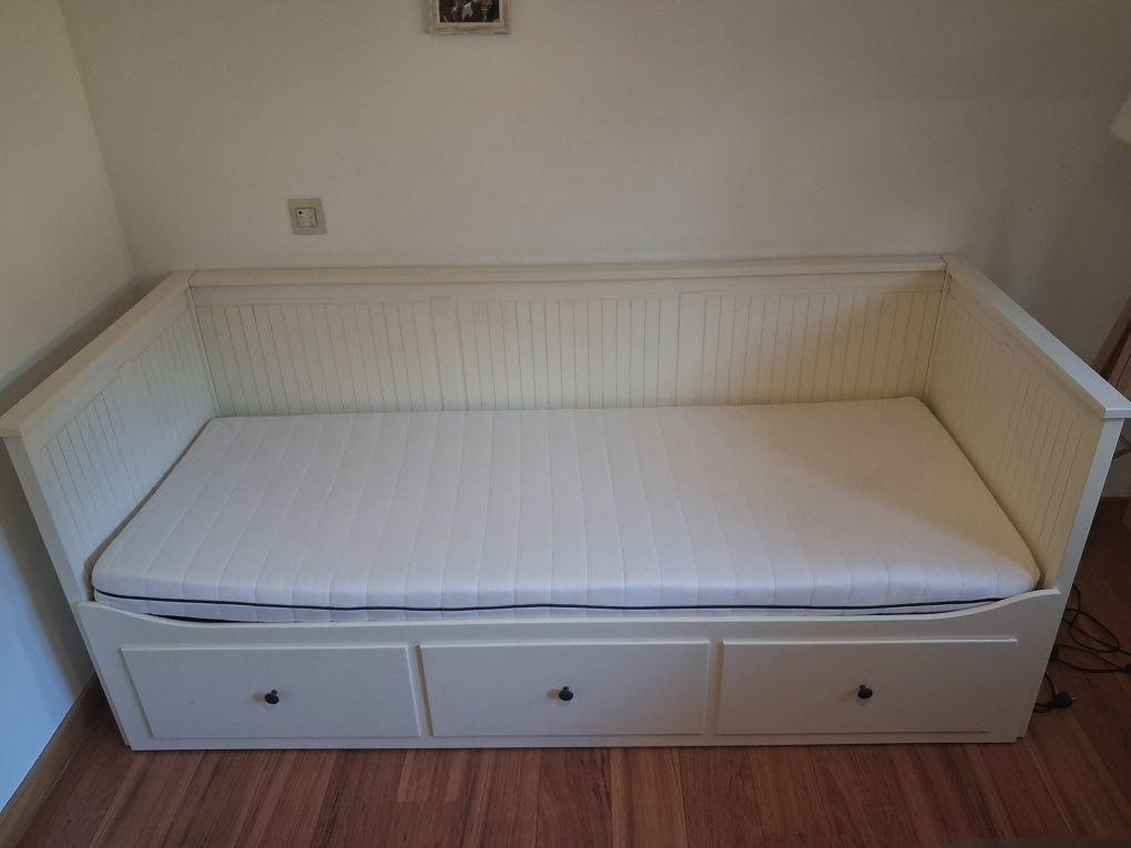 Cama Hemnes Ikea indiv/dupla branca
