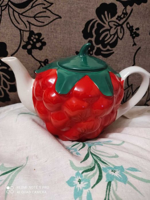 Чайник доливной малинка