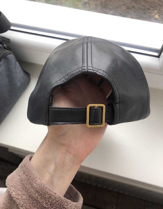 кепка жіноча Reserved з еко-шкіри One Size