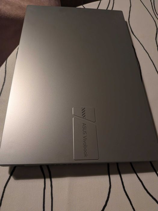 Computador Portátil ASUS Ryzen 7 16GB RAM 512GB SSD Excelente Estado