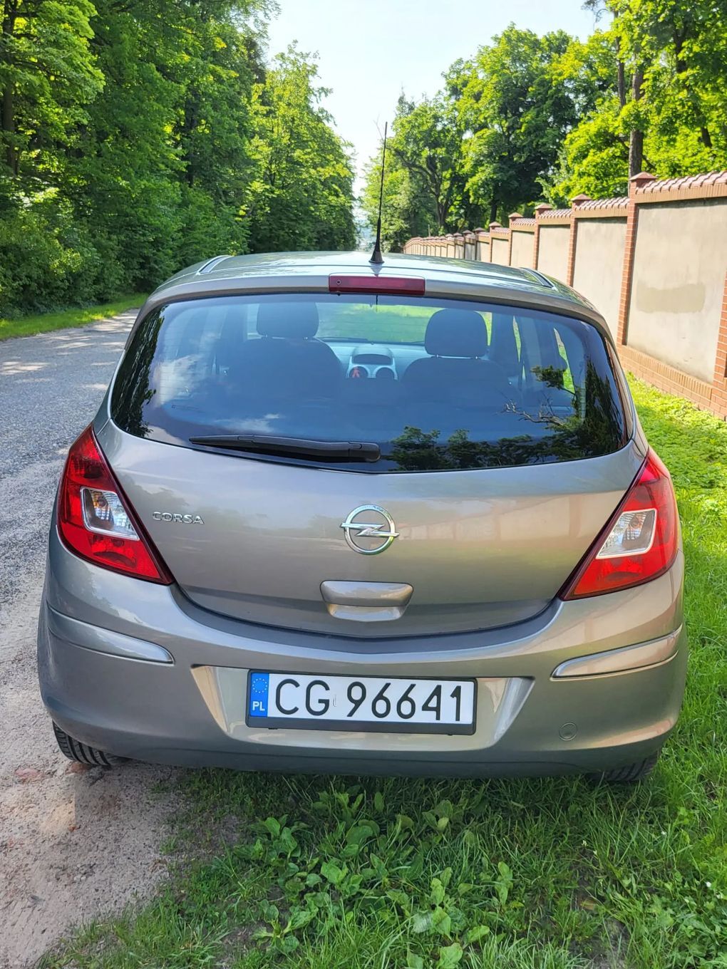 Opel Corsa w idealnym stanie wizualnym i technicznym. Ekonomiczne auto