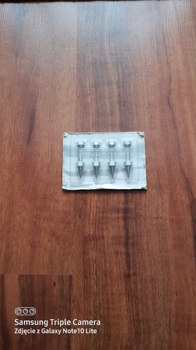 Kolce pod kolumnę (subwoofer)