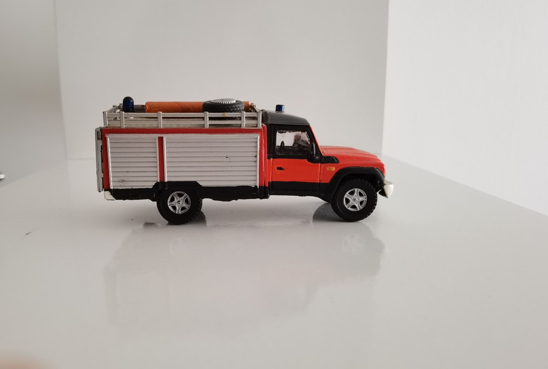 Jipe Bombeiros Land Rover