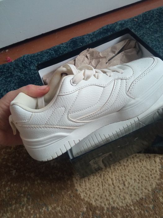 Продам взуття жіноче 37 розмір