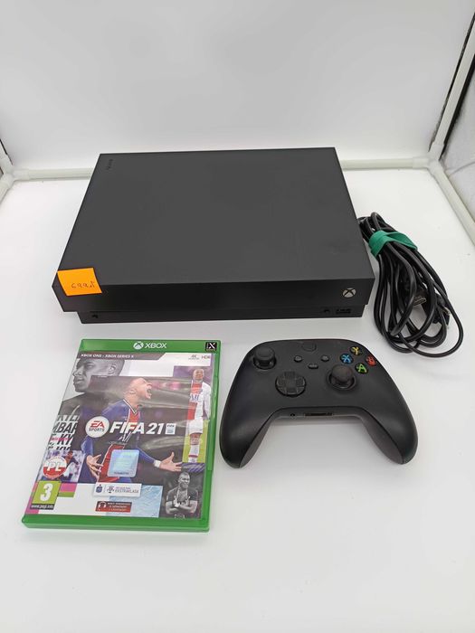 Konsola Microsoft Xbox One X 1TB Czarny + pad + gra